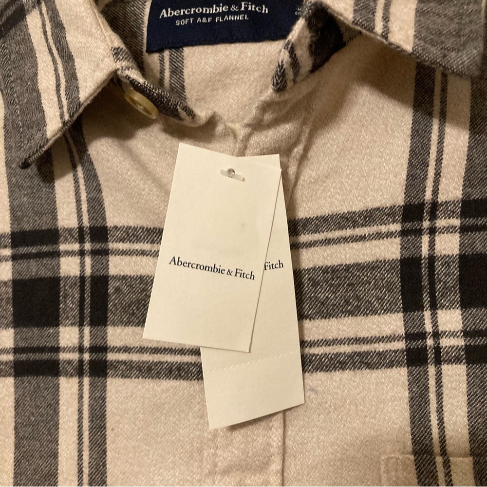 NWT A&F Flannel - Black and Beige, Medium - Picture 3 of 5